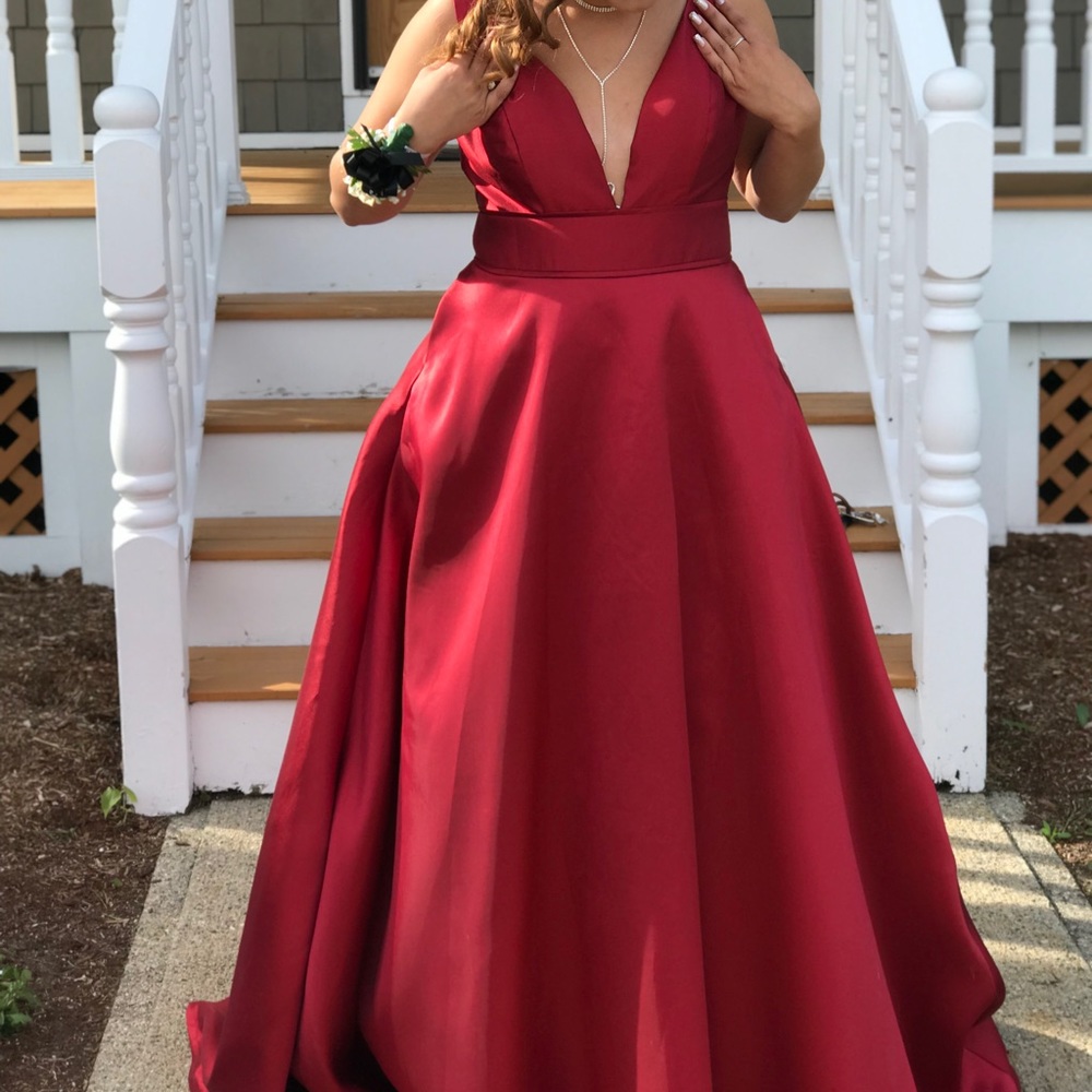 Red Dress - Picture 3 of 3